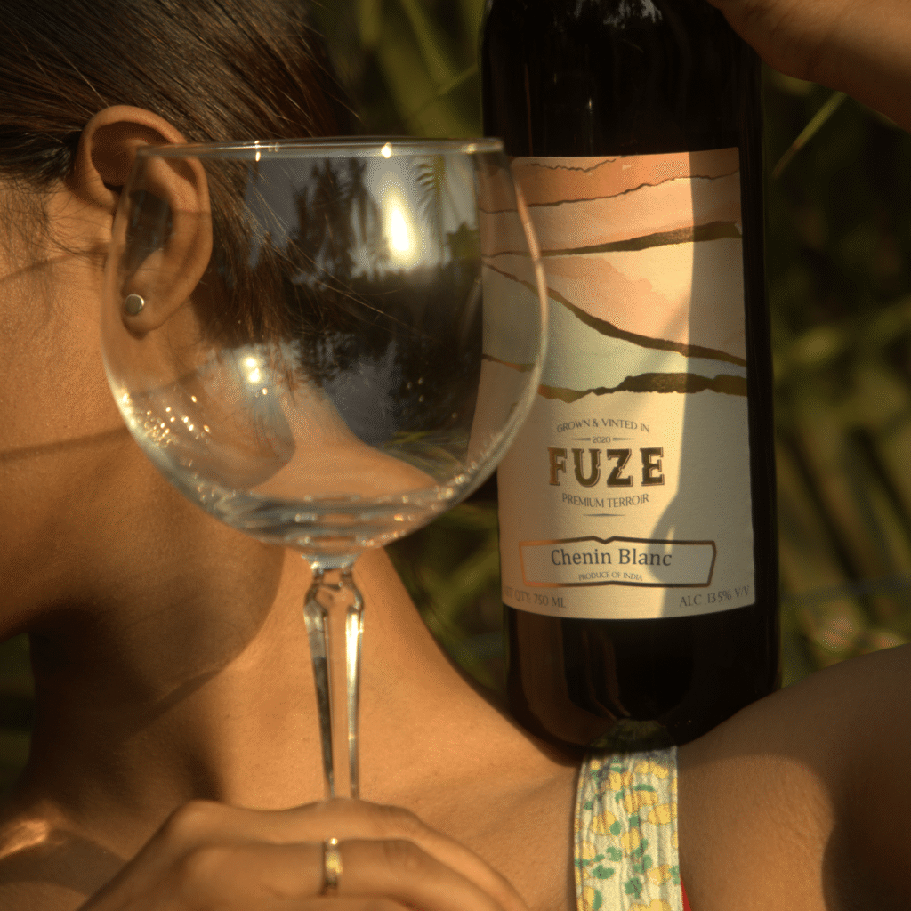 Grace in a glance, elegance in a bottle Striking a pose with our premium Chenin Blanc – where charm meets craftsmanship in every pour.